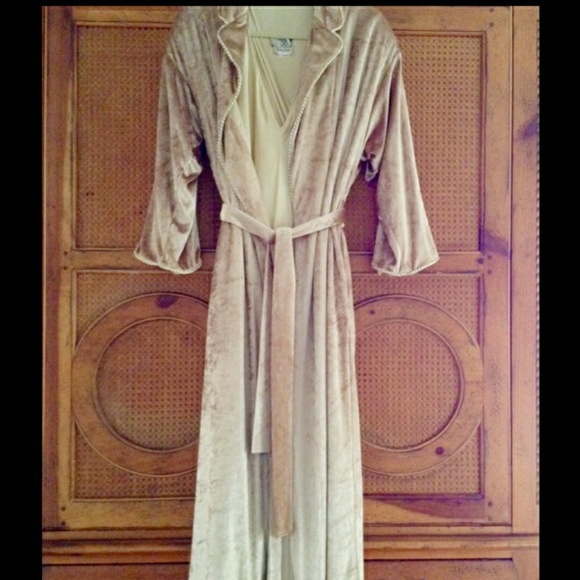 VALENTINO Other - Valentino robe and matching gown